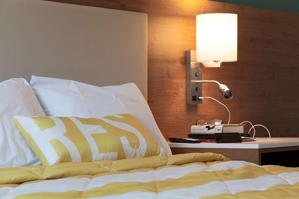 Uptown Suites Extended Stay Charlotte Nc - Concord Room photo
